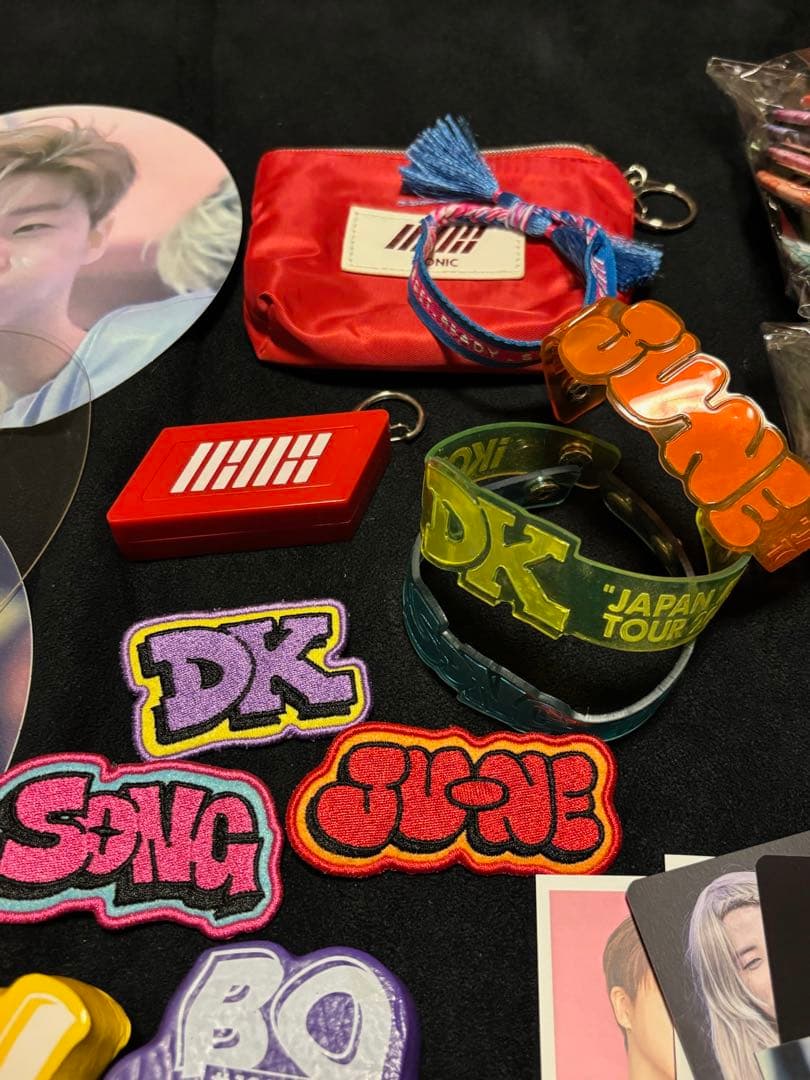 BIGBANG ビッグバングロゴ マイク型ライトとバッジセット