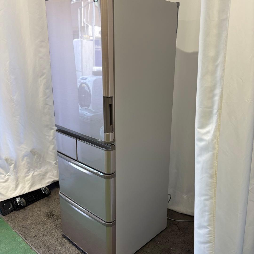 ぴーさん803⭕️冷蔵庫　シャープ　大型　400ℓ　両開き　安い　綺麗