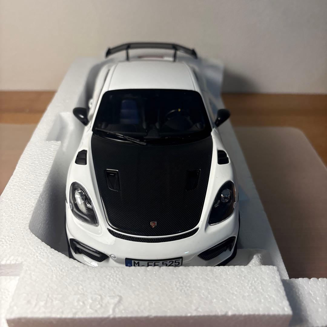 ノレブ　ポルシェ 718 ケイマン GT4 RS 1/18 ミニカー ホワイト