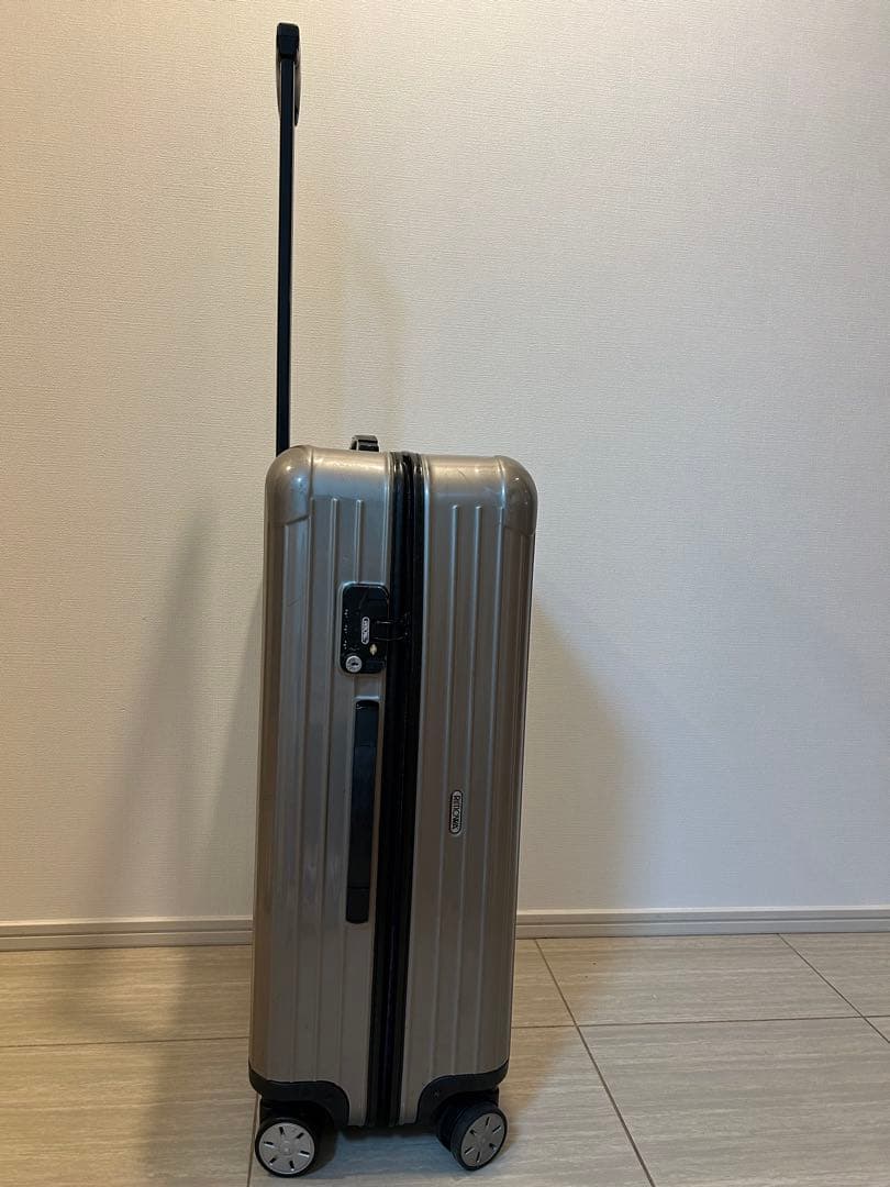 リモワ サルサ 約82L 4輪 キャリーケース TSA シャンパンゴールド