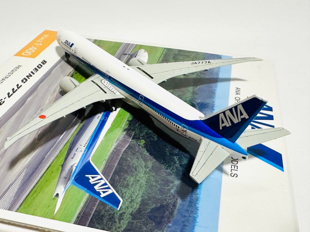 全日空商事 1/400 ANA 777-300ER NH40027