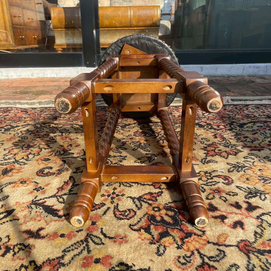 バースツール　回転式　木製　レトロ　黒　イタリア製　ツイストレッグ