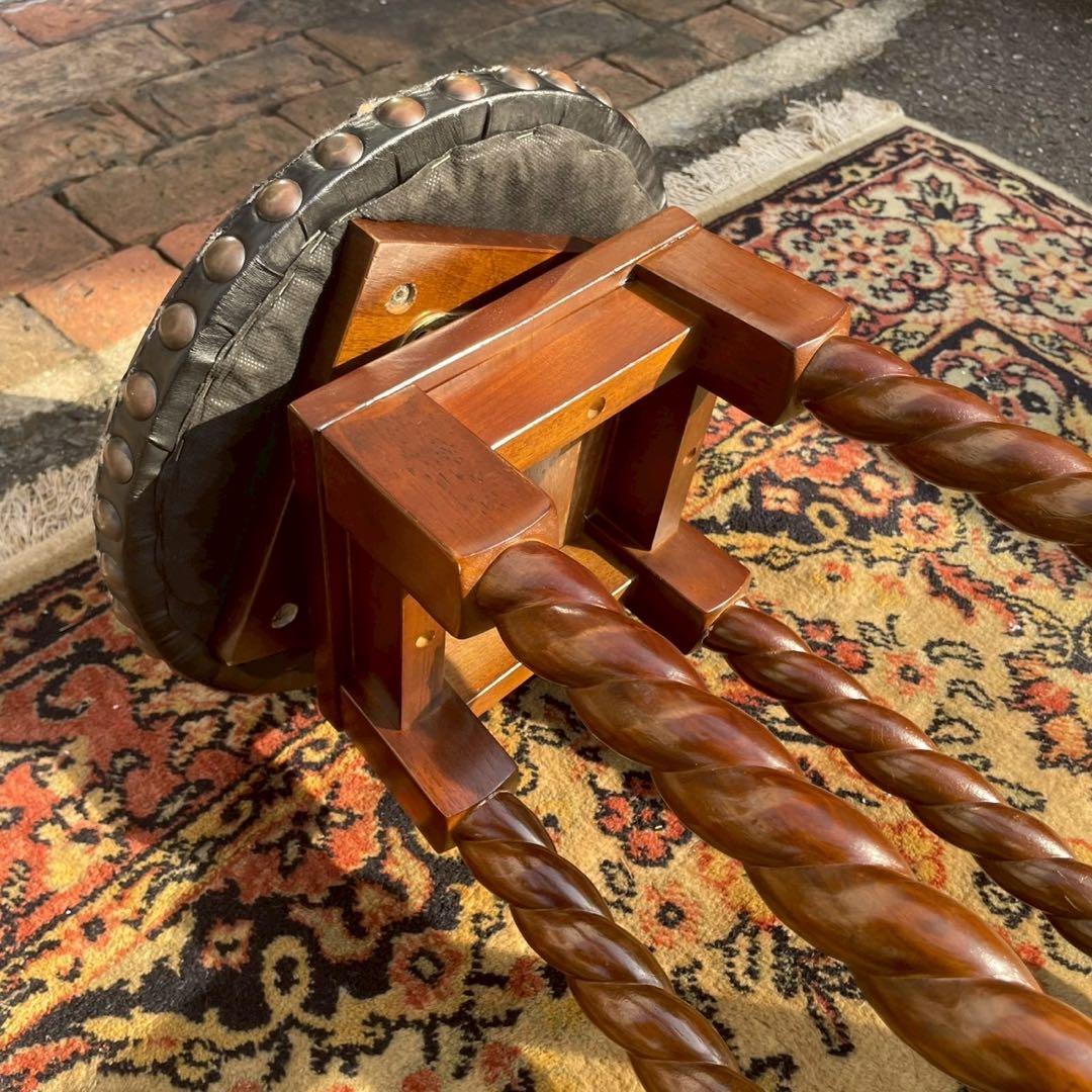 バースツール　回転式　木製　レトロ　黒　イタリア製　ツイストレッグ