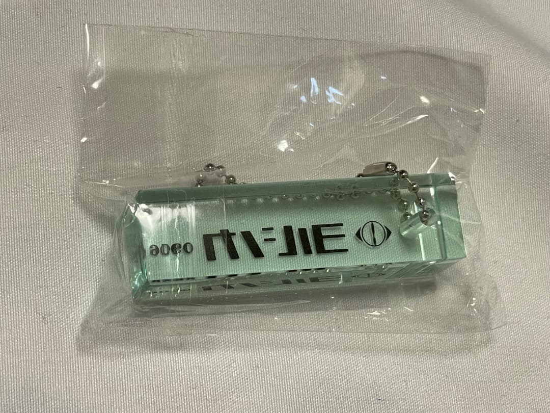 ヨルシカ　ガチャガチャ　ルームキーホルダー　神戸　0906