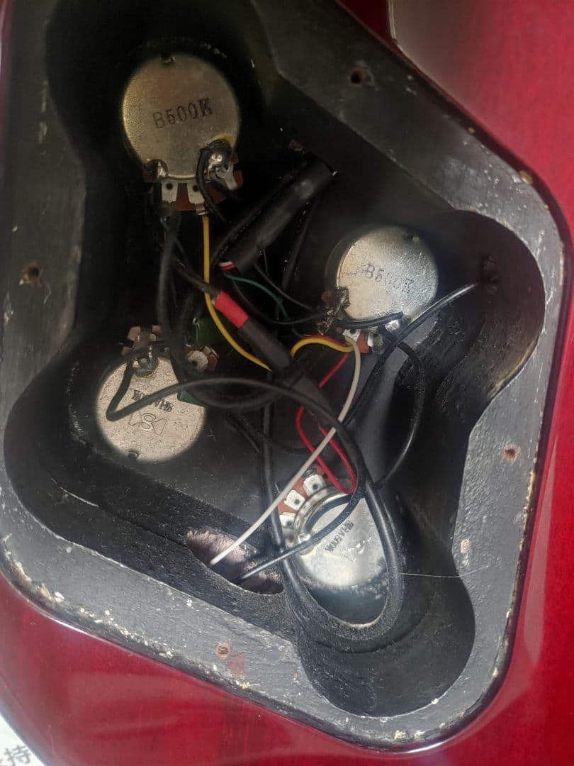 k*9様 カッコ良い！　Bacchus Liveroad レスポールタイプ