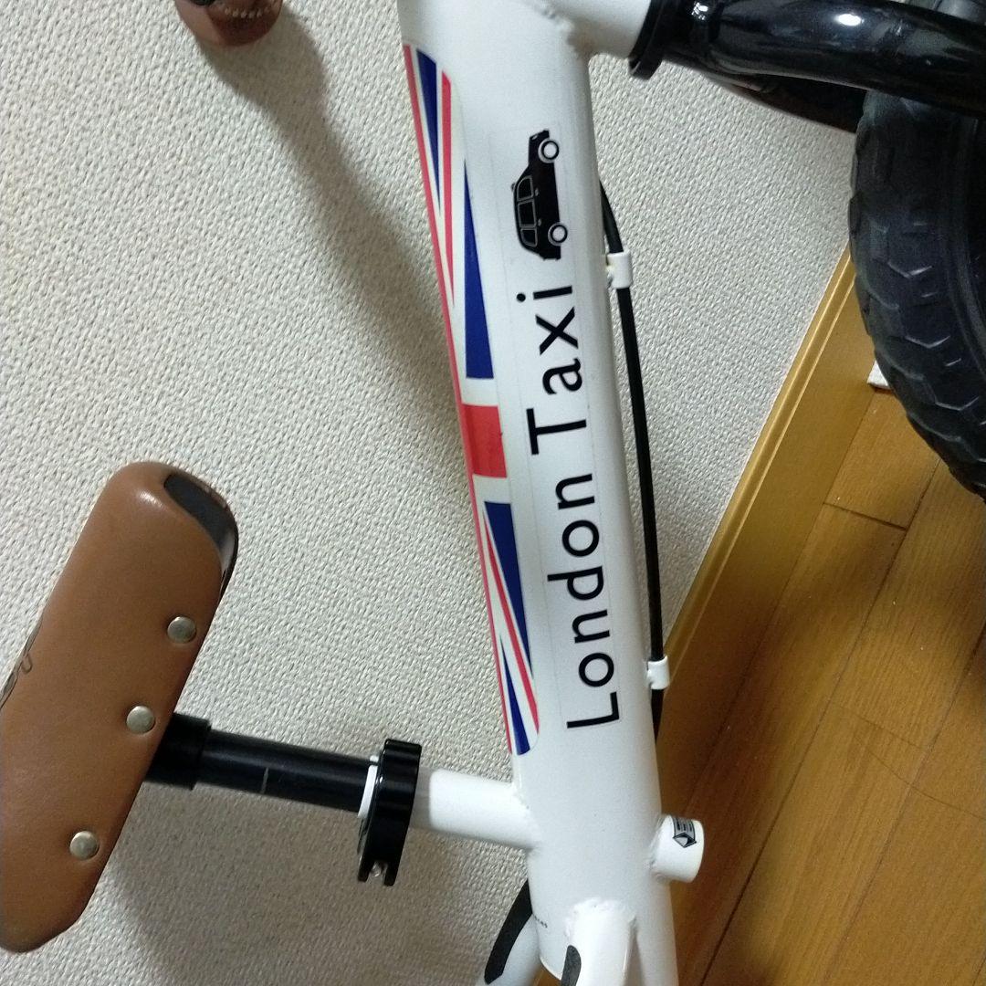 ストライダー ロンドンタクシー ヘルメット付き　美品