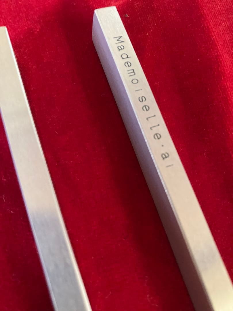 マドモアゼル.アイ　Dr. チューナー　132Hz 、528Hz 音叉　ニチオン