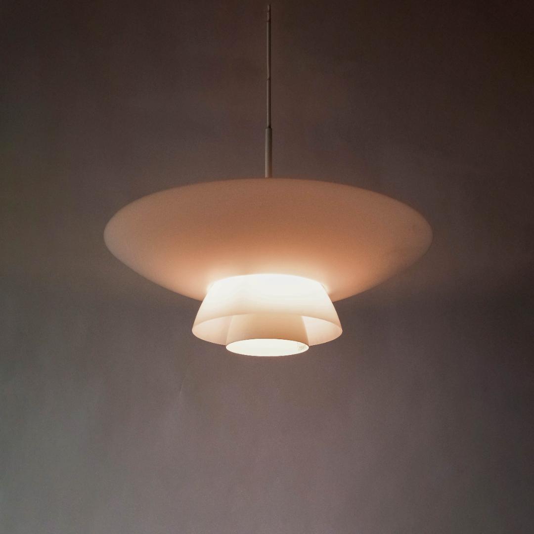 ペンダントライト　ポストモダン　ミッドセンチュリー　スペースエイジ　ナショナル