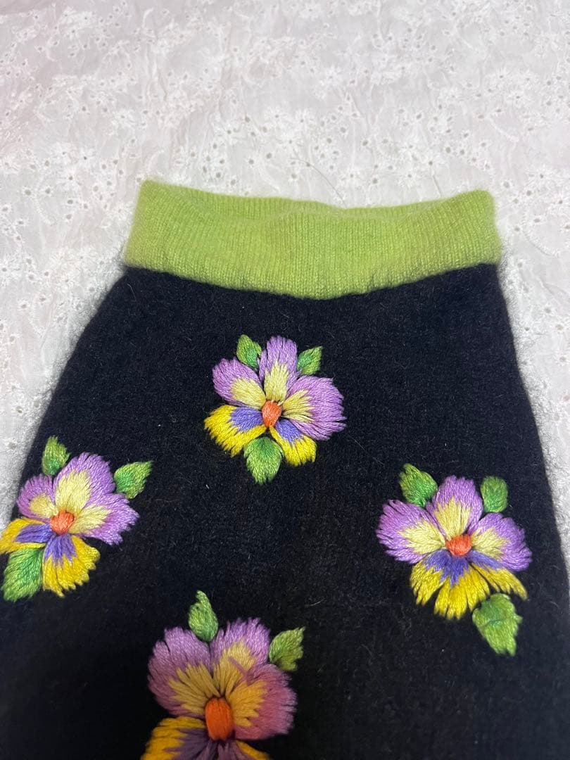 フィフィアンドロメオ　カシミヤ　ブラック　used美品　Mサイズ