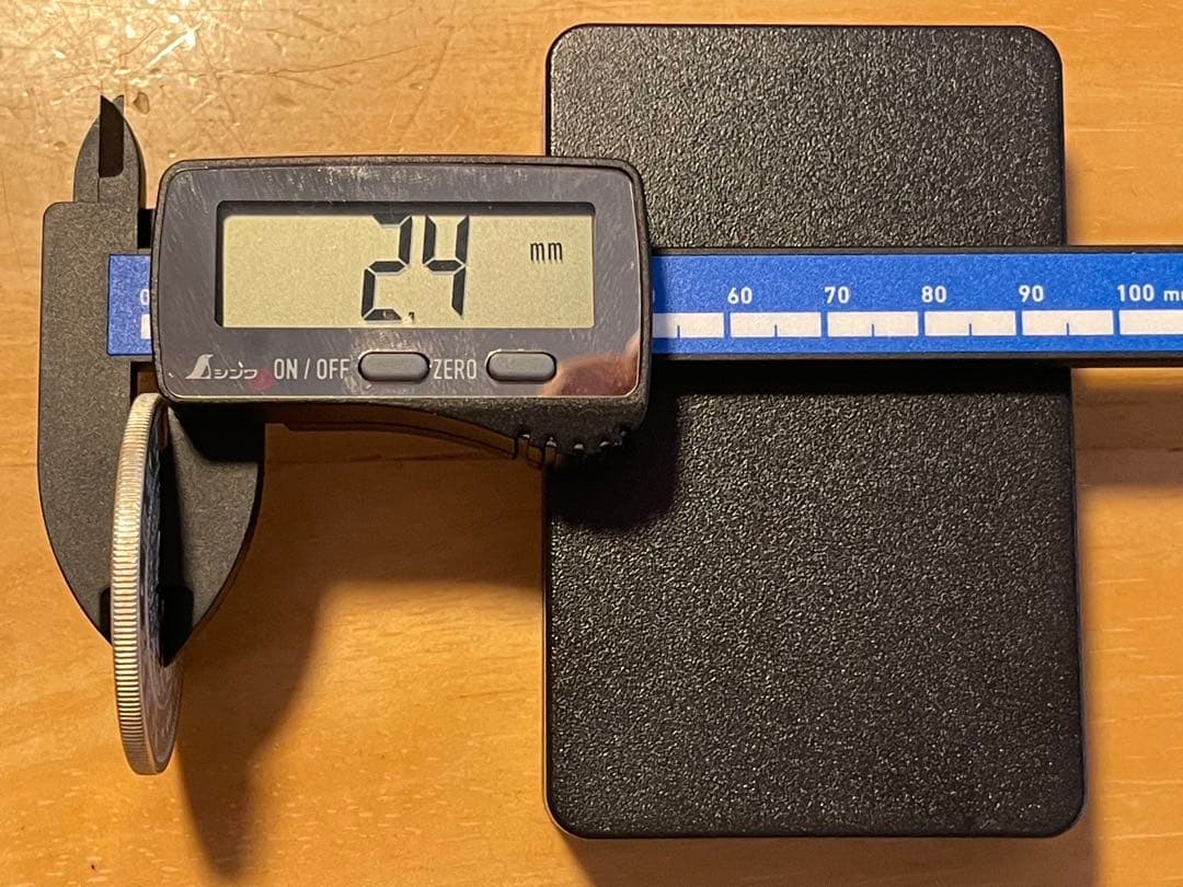 新1円銀貨　明治18年　日本近代貨幣　旧貨幣　古銭　一円銀貨　１圓銀貨　一圓銀貨