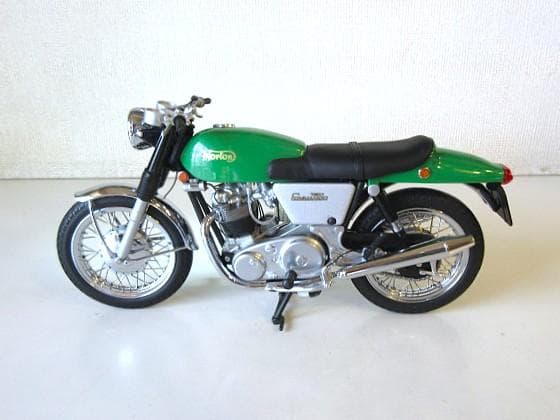 特価 MINICHAMPS 1/12 ノートン コマンド 750Fastback