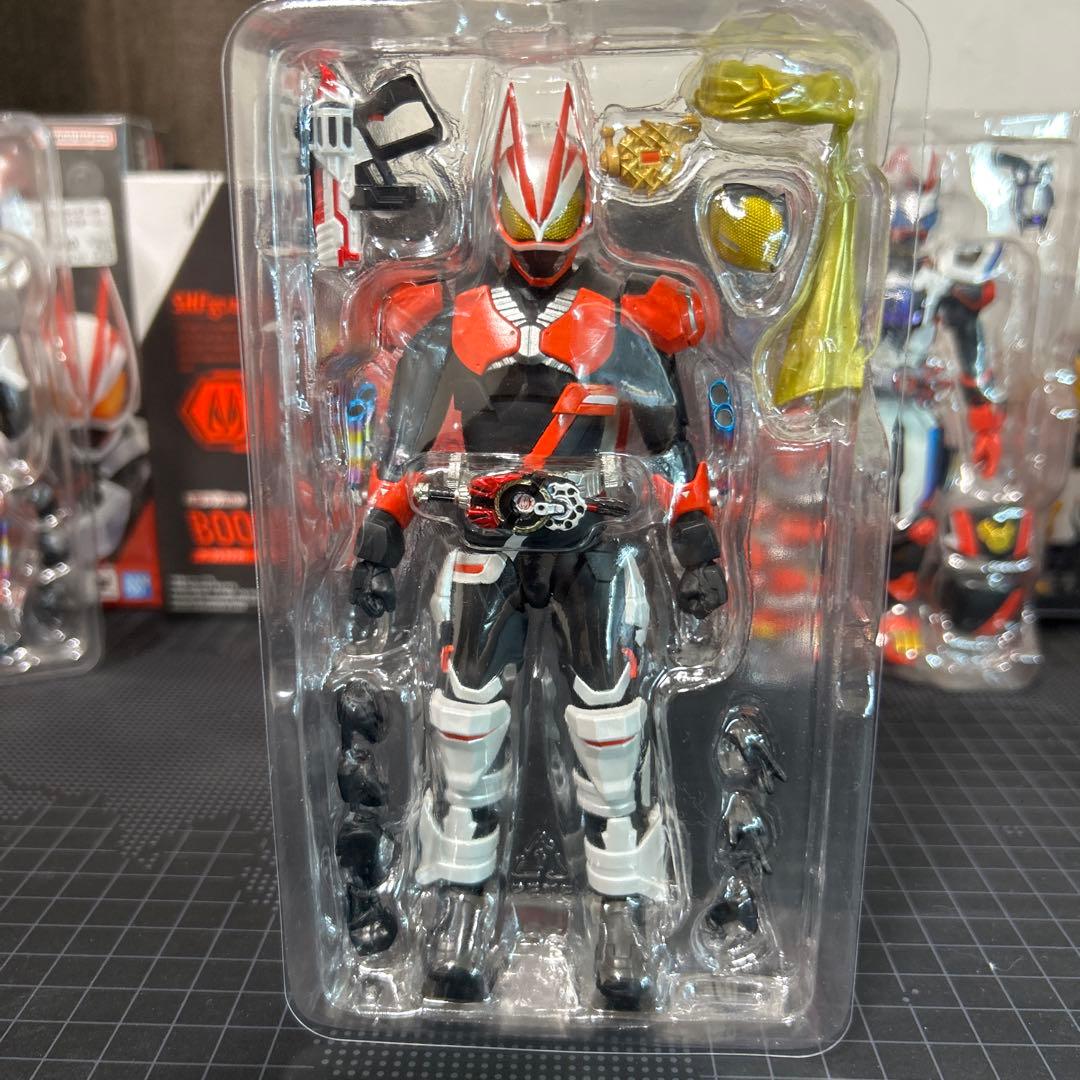 s.h.figuarts仮面ライダーギーツマグナム、ブースト、レーザーブースト等
