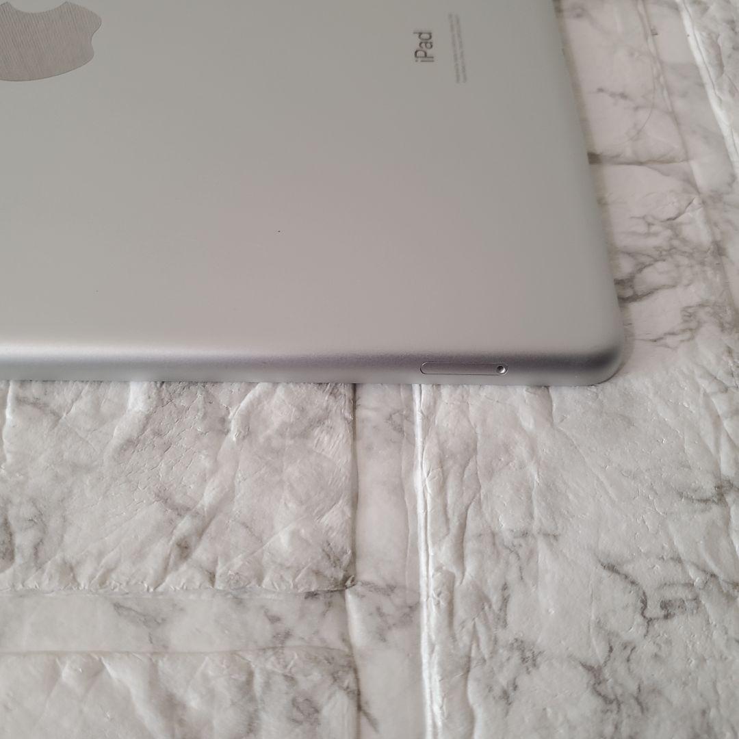 258 iPad 7世代 128GB SIMフリー シルバー