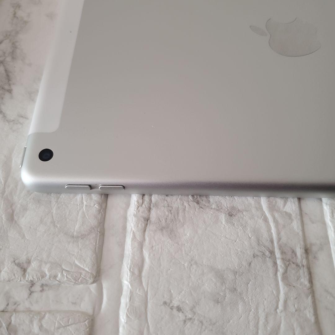 258 iPad 7世代 128GB SIMフリー シルバー