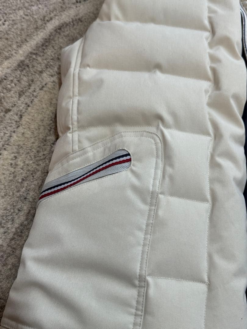 【極美品】マスターバニー　ホワイト キルティングベスト　フード付き