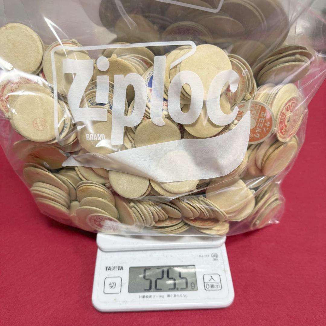 【まとめ売り・大量】昭和レトロ 牛乳瓶の蓋 約525g（耳付・デッドストック含）