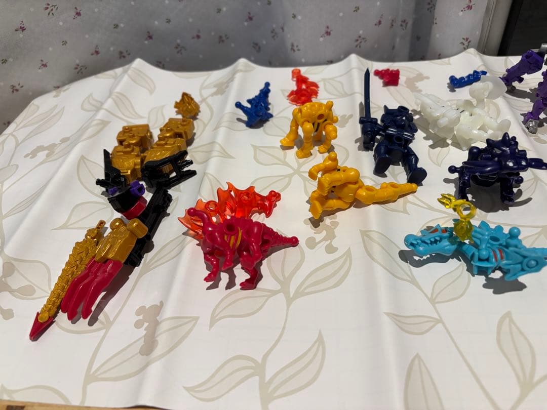 恐竜・ロボットフィギュアセット