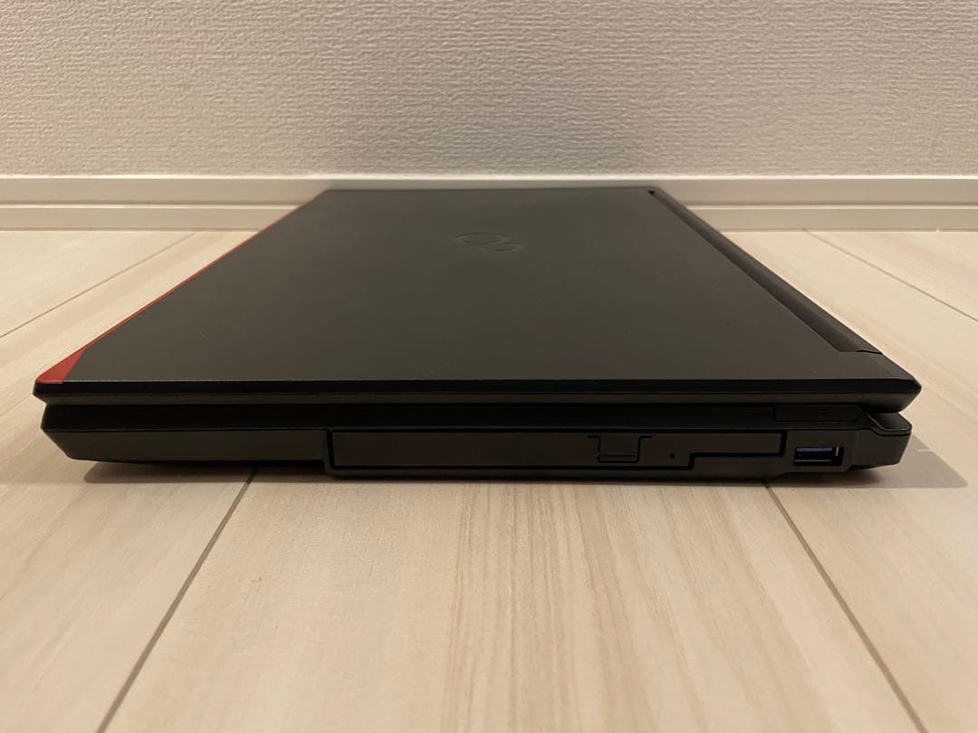 富士通 A5511/HX i5-1135G7 8GB 256GB Office