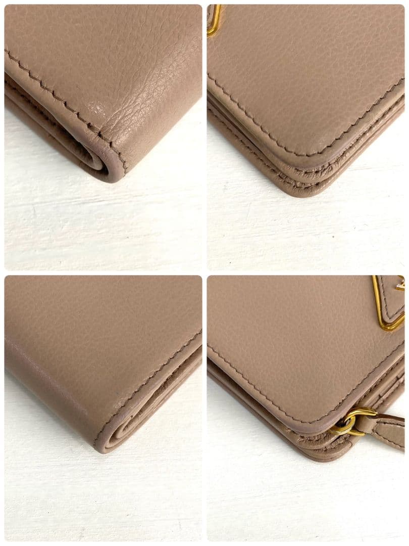 PRADA 三角プレート 二つ折り コンパクトウォレット