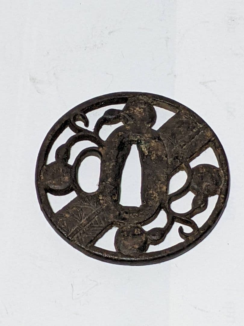 鍔８鉄製　二天 刀装具　時代　古玩　当時物