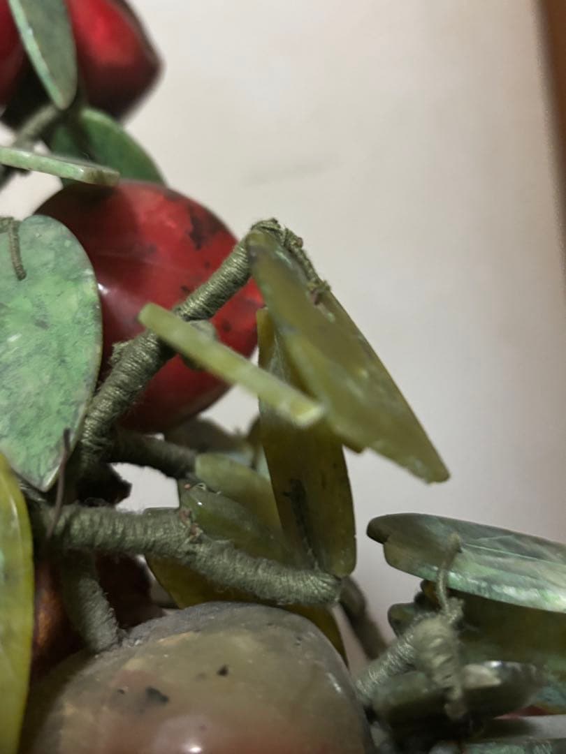 大特価！石製果樹彫刻 赤と緑 高さ約68センチ