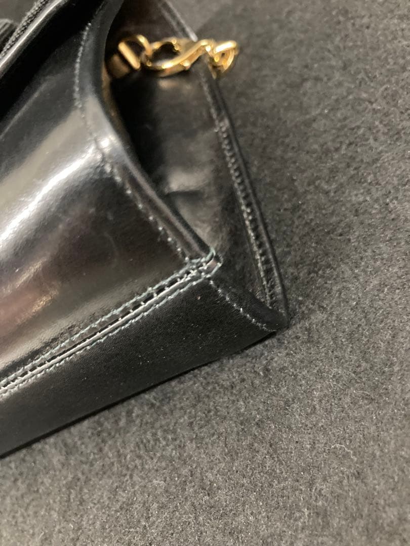 美品　フェラガモ　ショルダーバッグ　チェーン　ヴァラリボン　リザード型押し　黒⭐︎