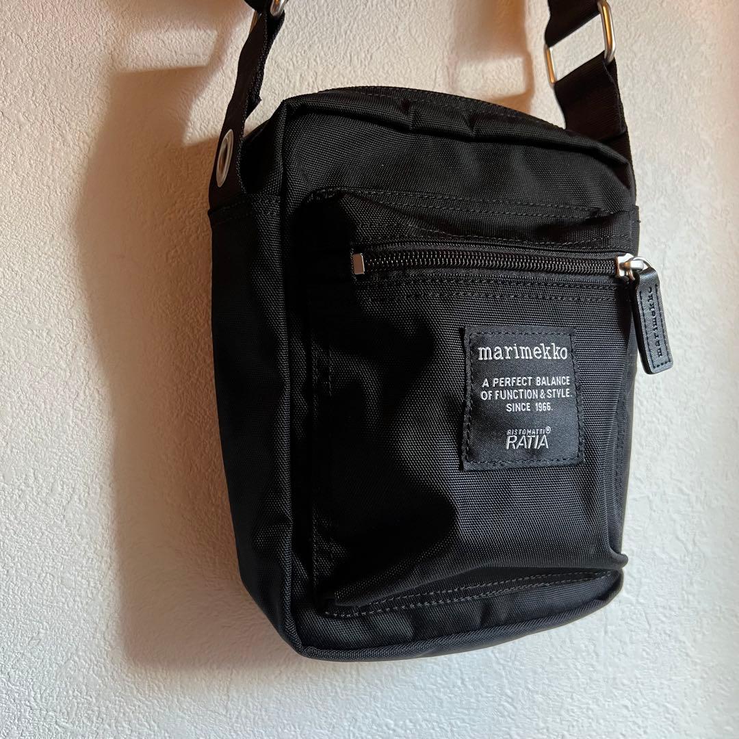 marimekkoマリメッコ Cash&Carryショルダーバッグ サコッシュ