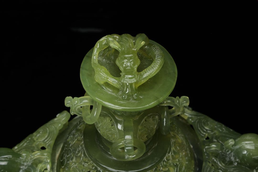 中国古玩 翡翠玉石 彫刻 龍蓋 耳 香炉 唐木台付 細密細工 古美術品 骨董品