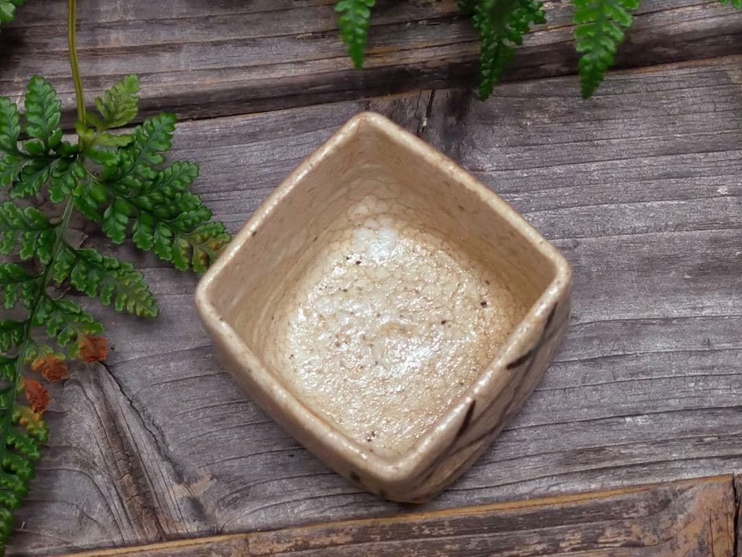 ♥絵志野　ぐい呑み　桐箱付き　⑰　志野　ぐい飲み　骨董品