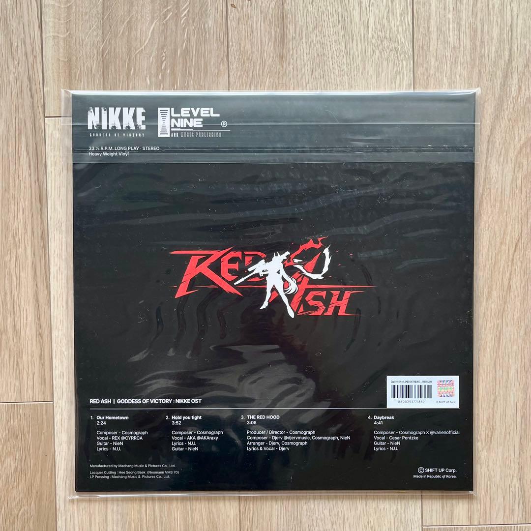 韓国限定　勝利の女神NIKKE レッドフード　LPプレイヤー&レコード　セット