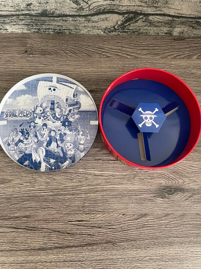 送料無料　ハウステンボス 限定　ワンピース　珍しい 丸型 ジグソーパズル