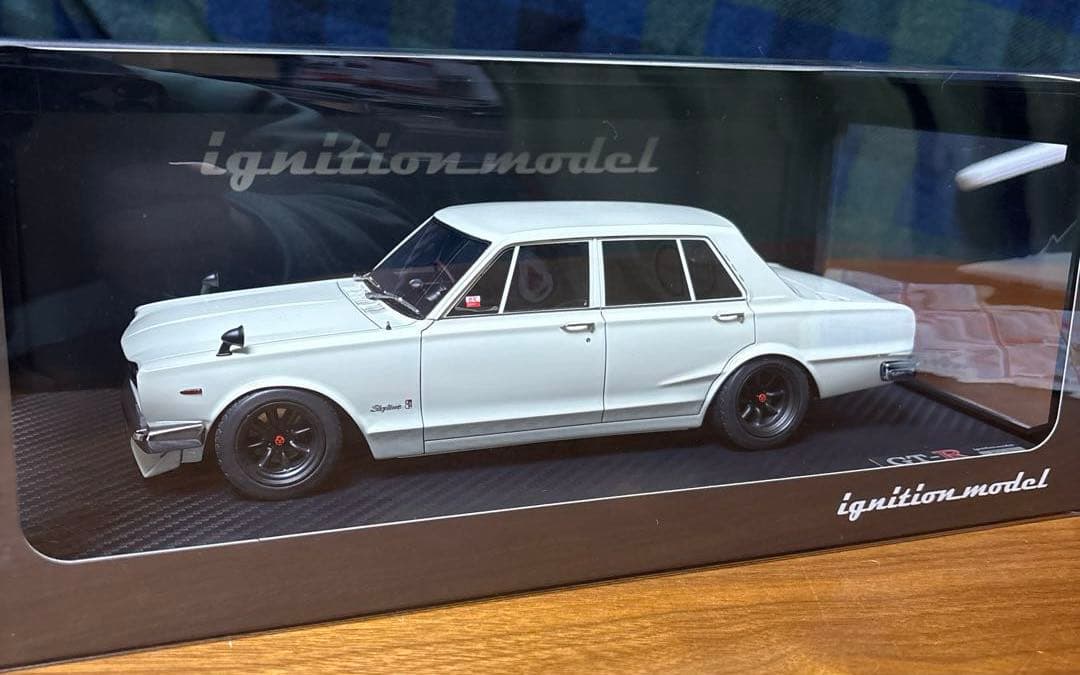 1/18イグニションモデル　スカイラインIG3513 GT-R (PGC10)