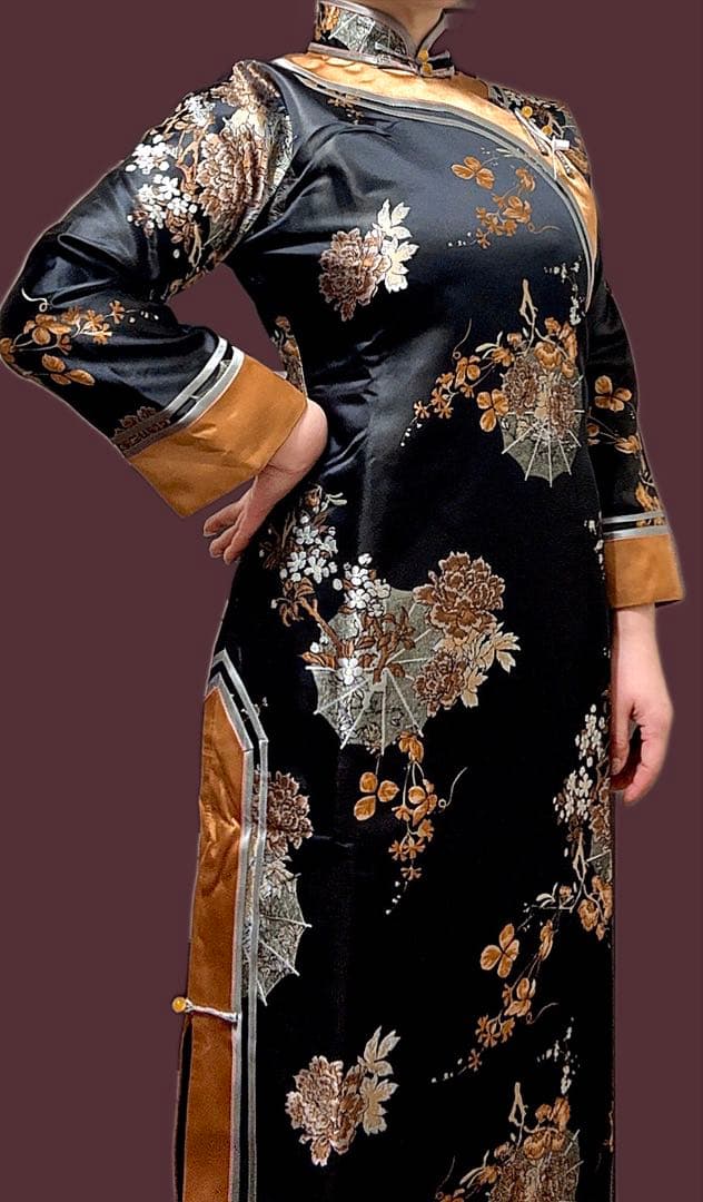 新品未使用 中綿入り ロングチャイナドレス 黒サテン × 金銀梅花柄 長袖