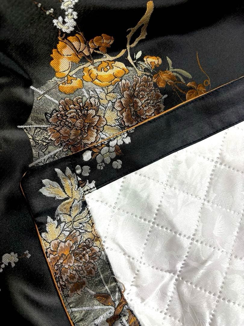 新品未使用 中綿入り ロングチャイナドレス 黒サテン × 金銀梅花柄 長袖