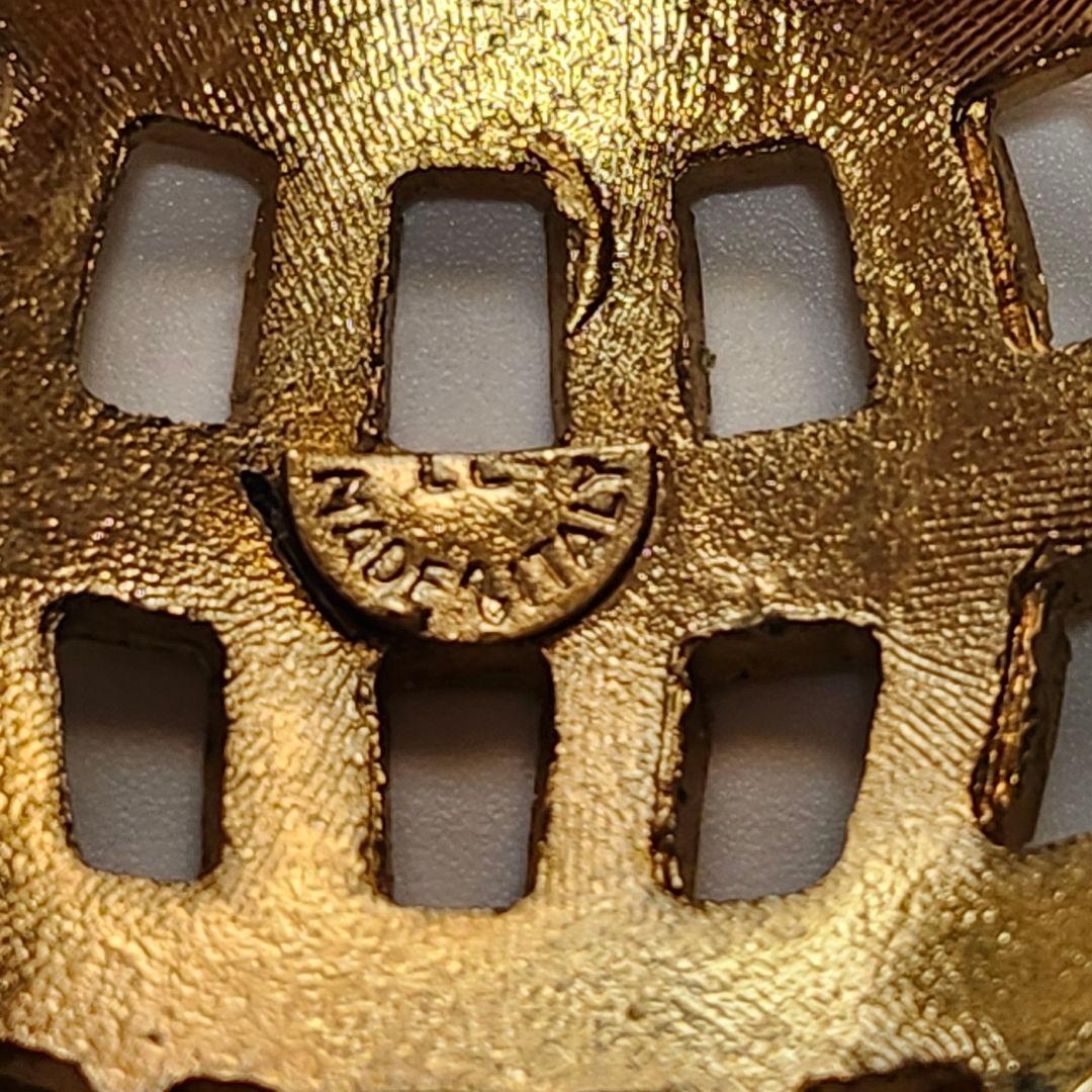 美品 CELINE セリーヌ ブローチ イタリア製 円形 ラウンド ゴールド