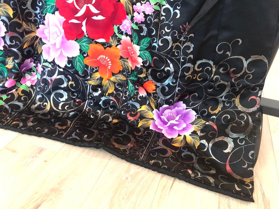 花嫁引き振袖 黒 花柄 ビーズ装飾