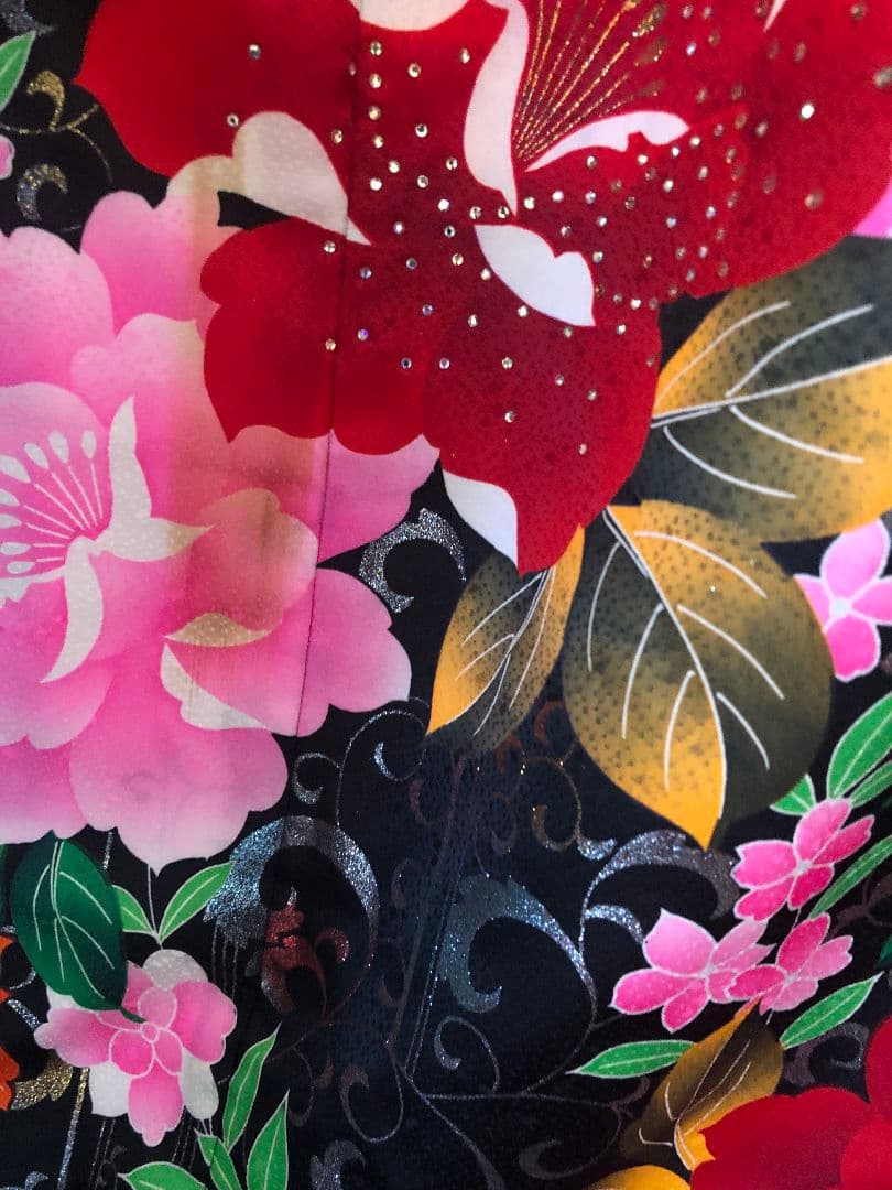 花嫁引き振袖 黒 花柄 ビーズ装飾