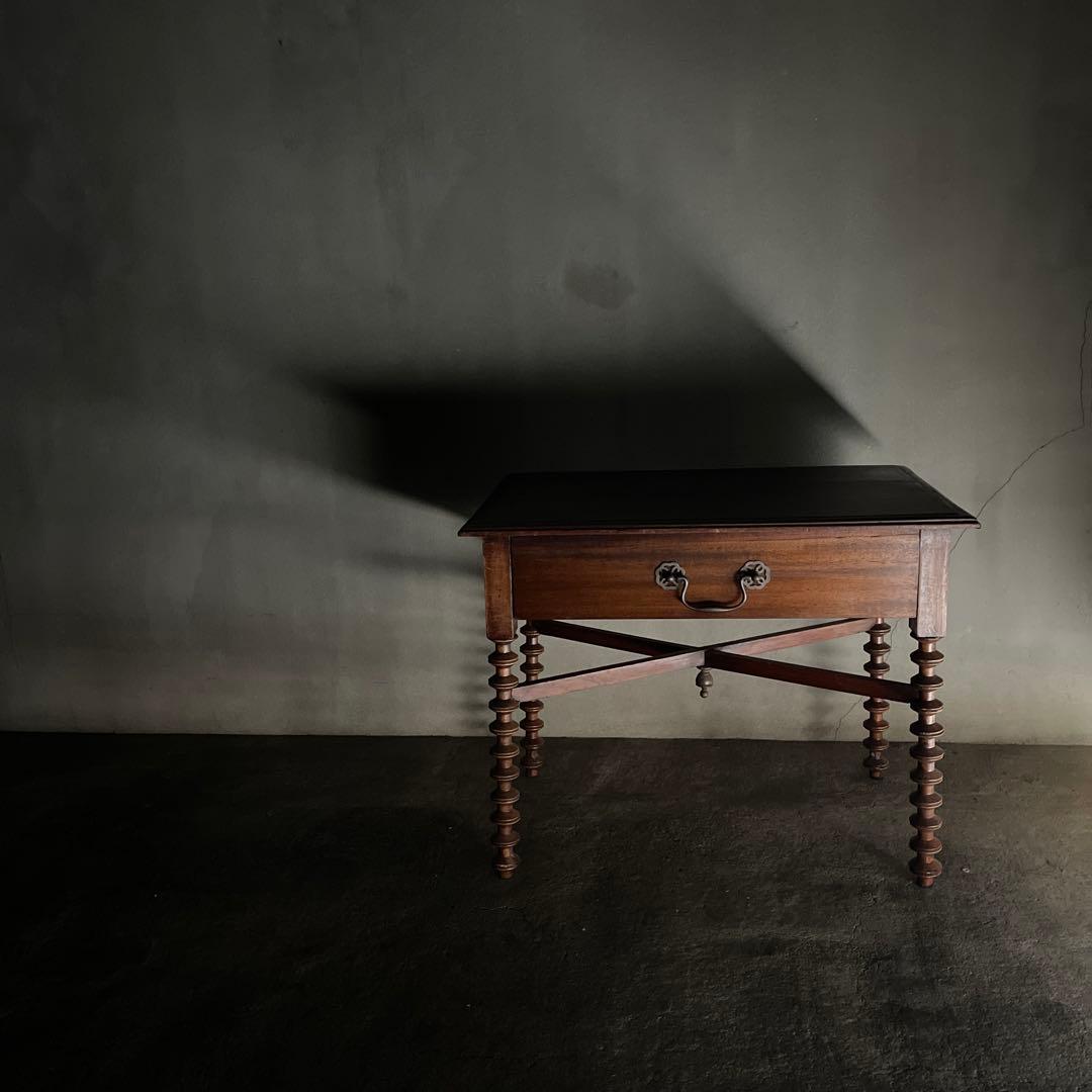 英国アンティーク　ナイトテーブル