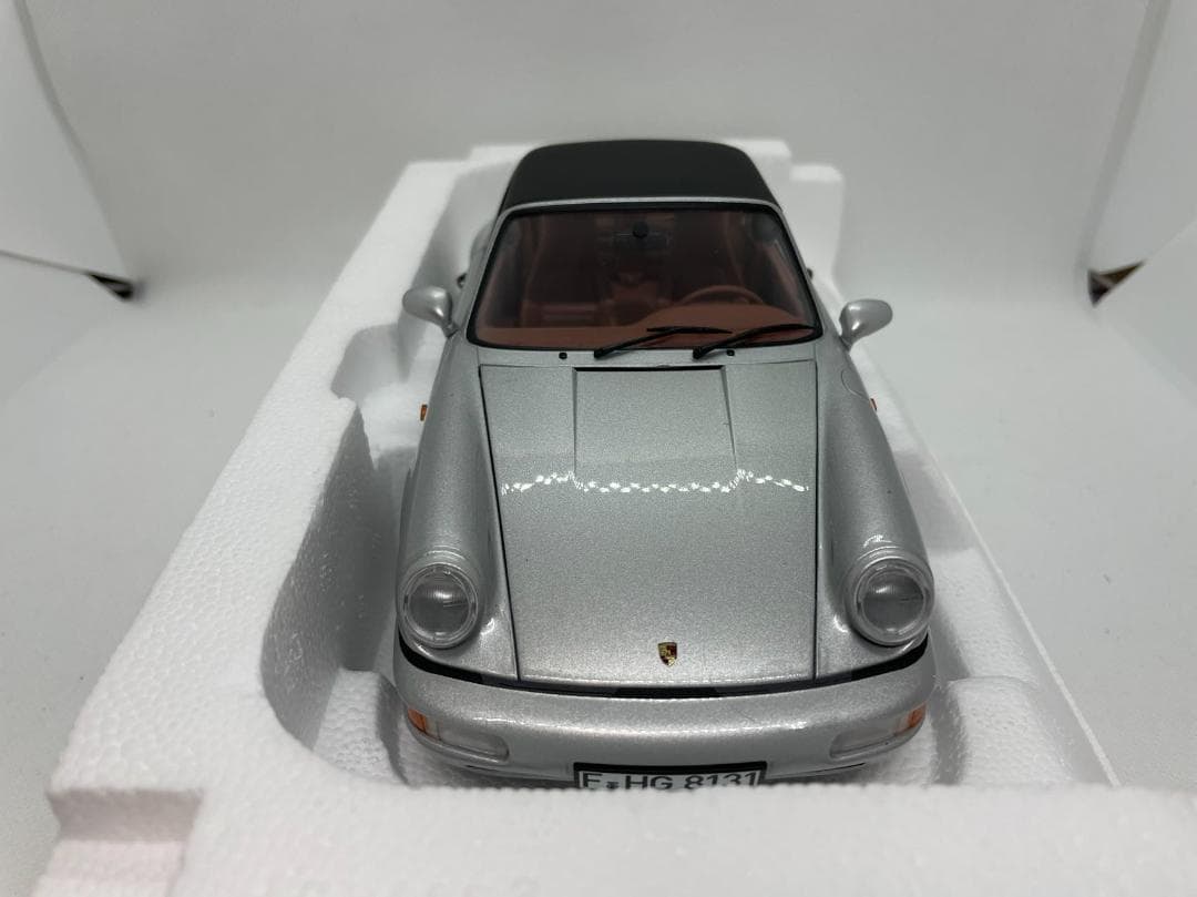 201-011 ノレブ 1/18 ポルシェ 911 Carrera4 Targa