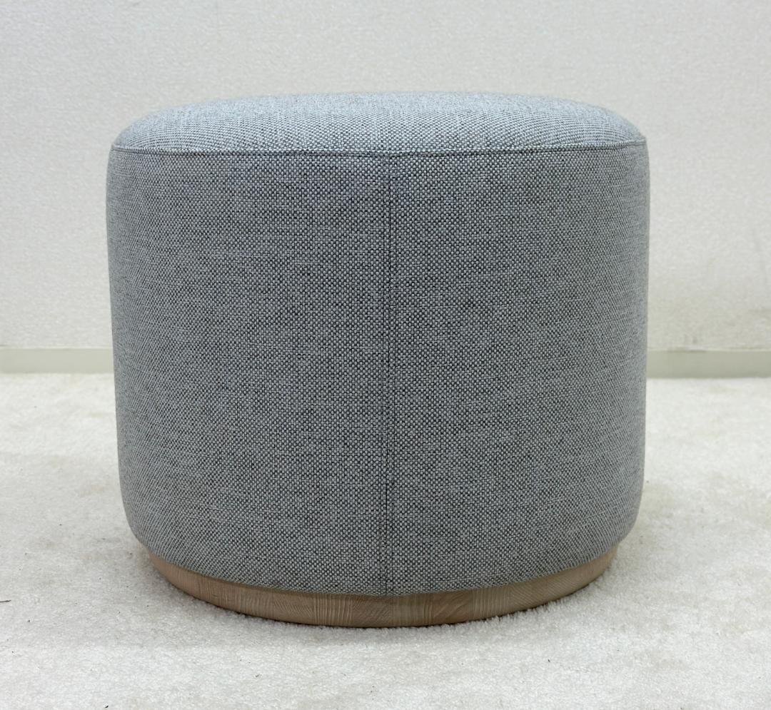 カリモクニュースタンダード■エレファントプーフ　ロー　スツール　シンプル　グレー