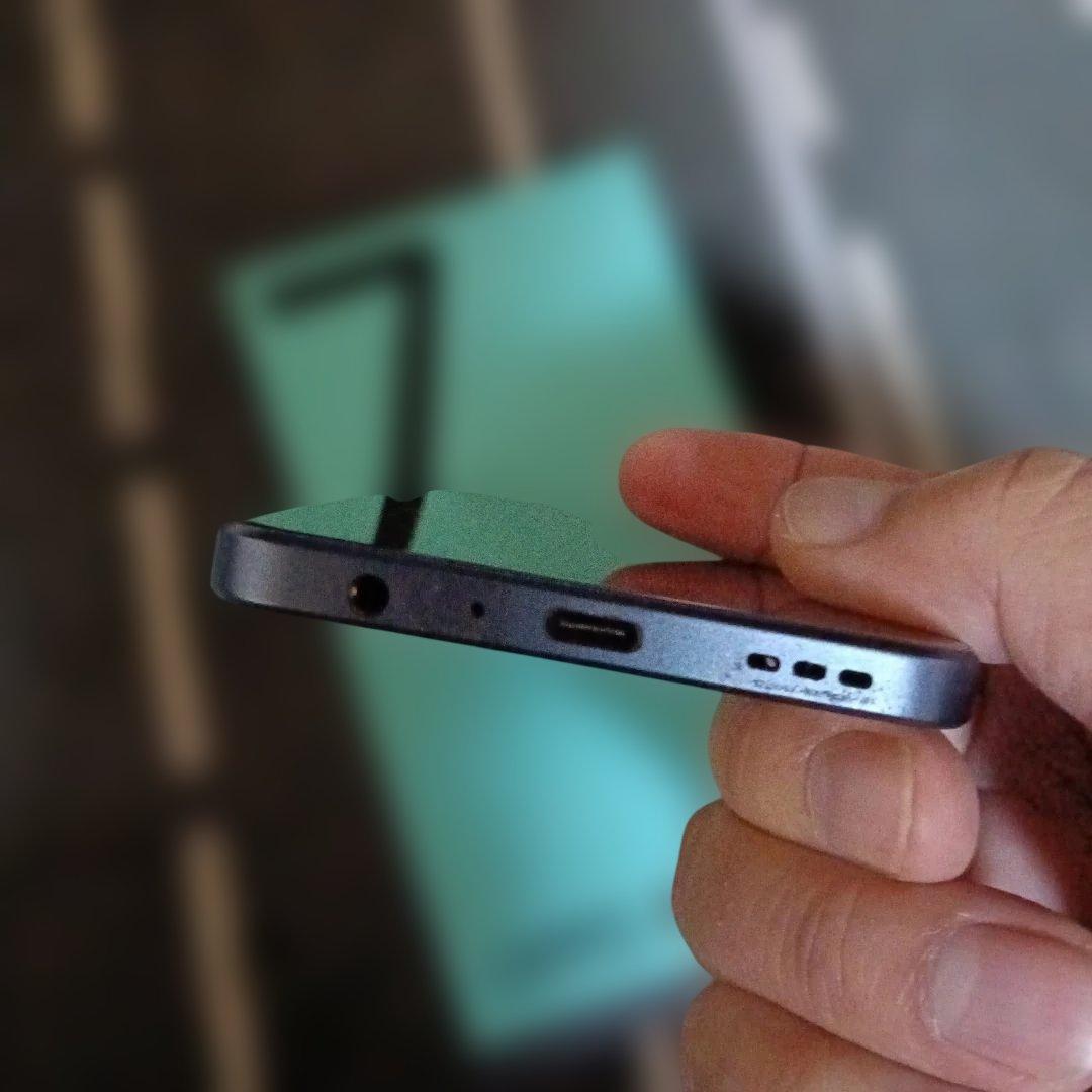 美品　OPPOReno7A　ブラック値下げ、5日から発送予定