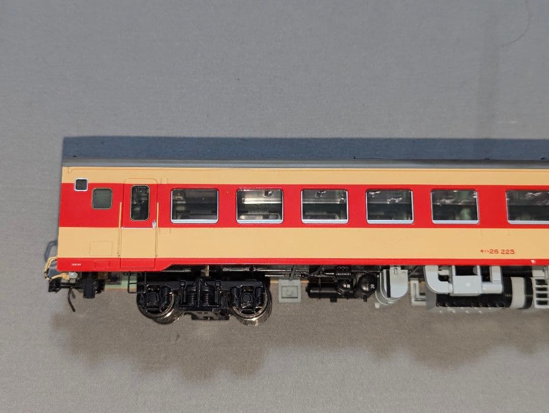 天賞堂 HOゲージ 56031 [キハ26 急行色 ２灯シールドビーム]