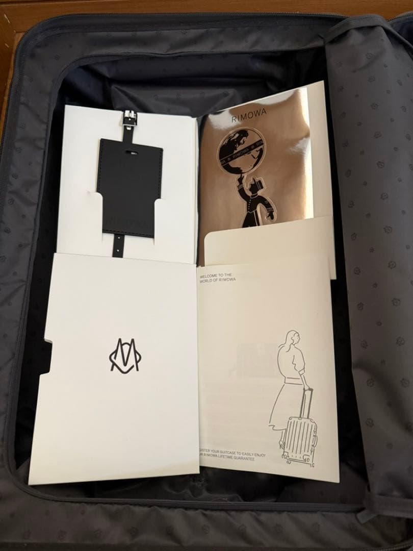 新品未使用　RIMOWA Essential Cabin スレート　グレー
