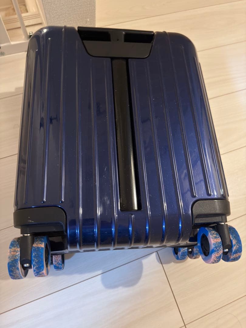 RIMOWA リモワ キャリーケース エッセンシャルライトTSAロック 22L