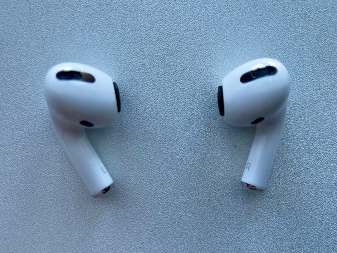 正規品 AirPods Pro第２世代 Lightning 充電ケース付き