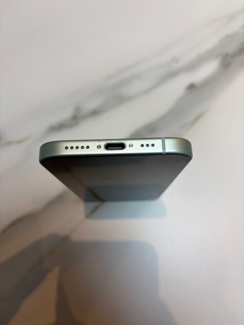 iPhone 15 128GB ミッドナイトグリーン