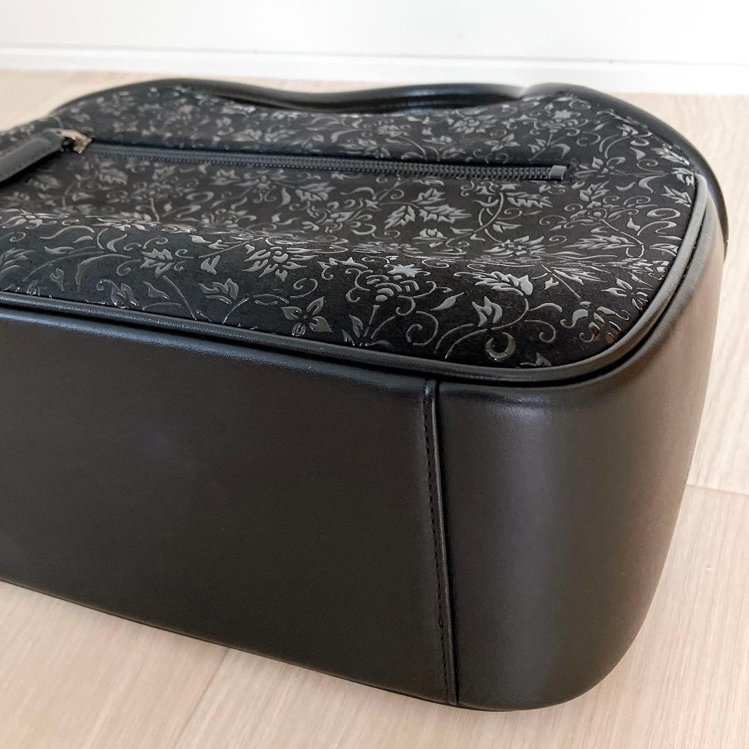 印傳屋 ハンドバッグ 黒漆 レザー 鹿革 花唐草 模様 和装 着物 甲州印伝