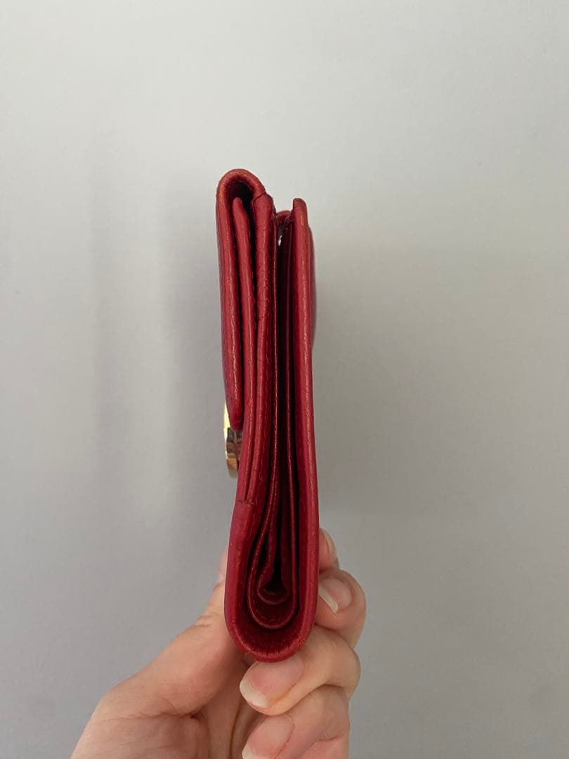GUCCI 赤 レザー 二つ折り財布