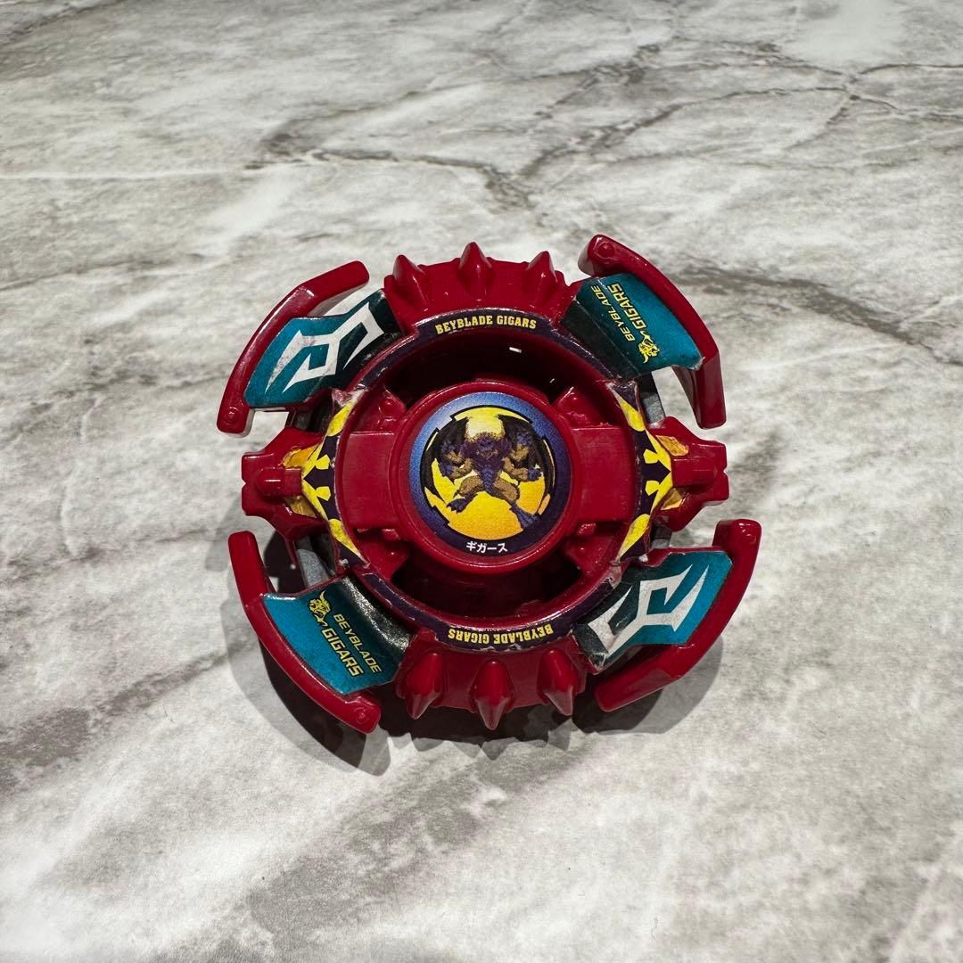 爆転シュートベイブレード ギガース