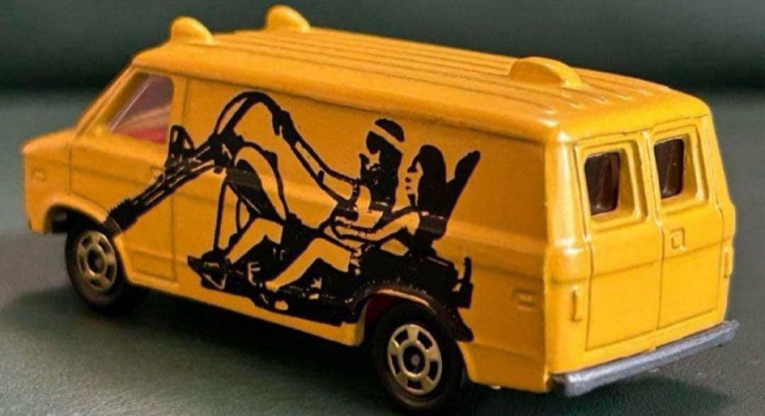 トミカ シボレー シェビーバン